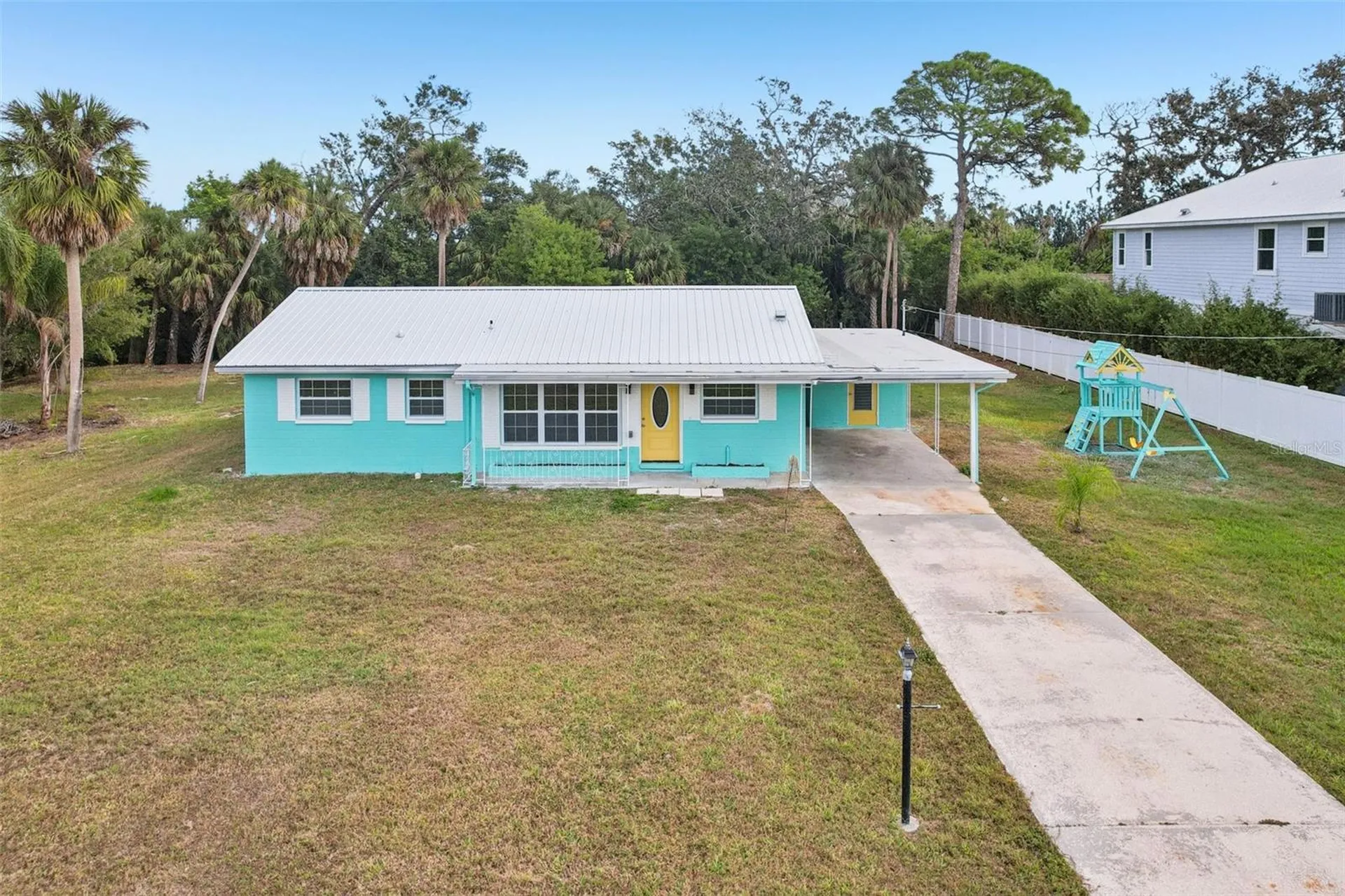 215 17th Street NW Ruskin FL 33570