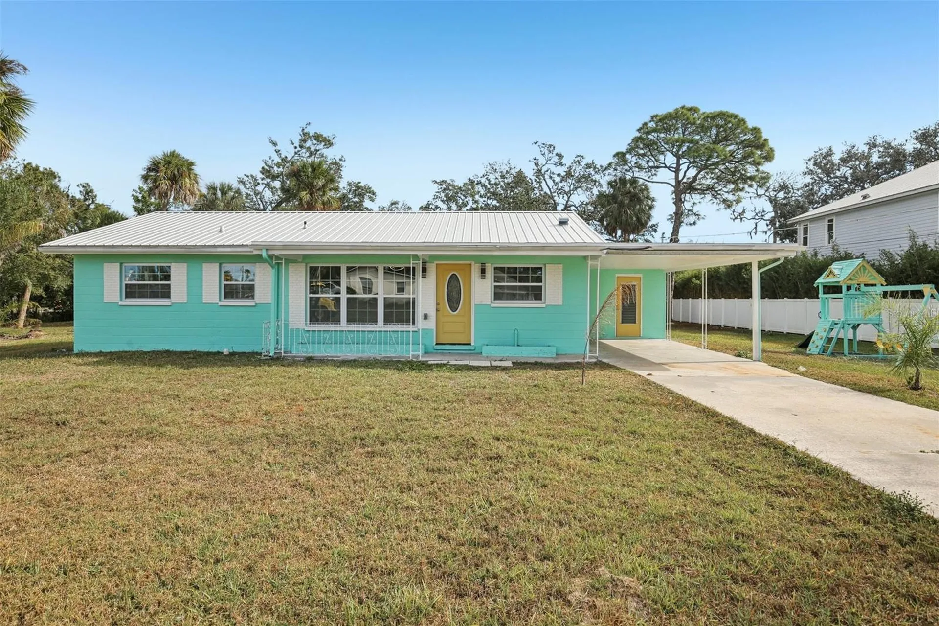 215 17th Street NW Ruskin FL 33570
