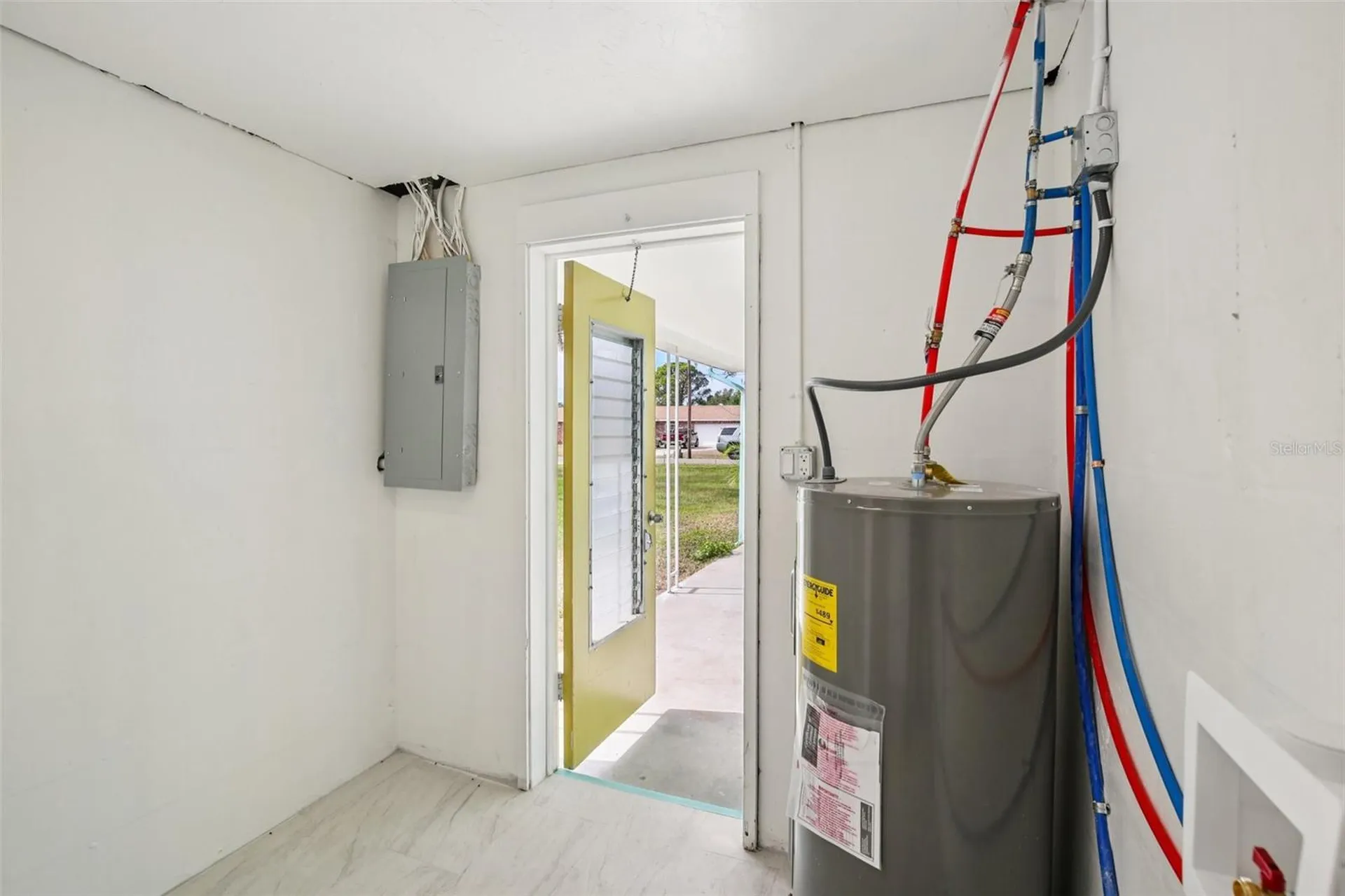 215 17th Street NW Ruskin FL 33570