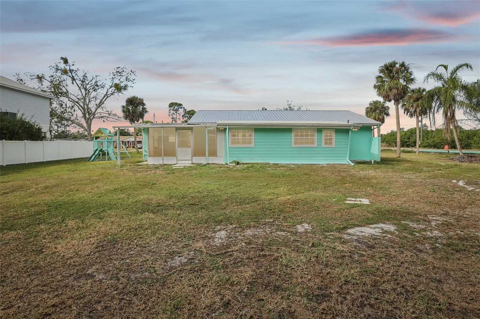 215 17th Street NW Ruskin FL 33570