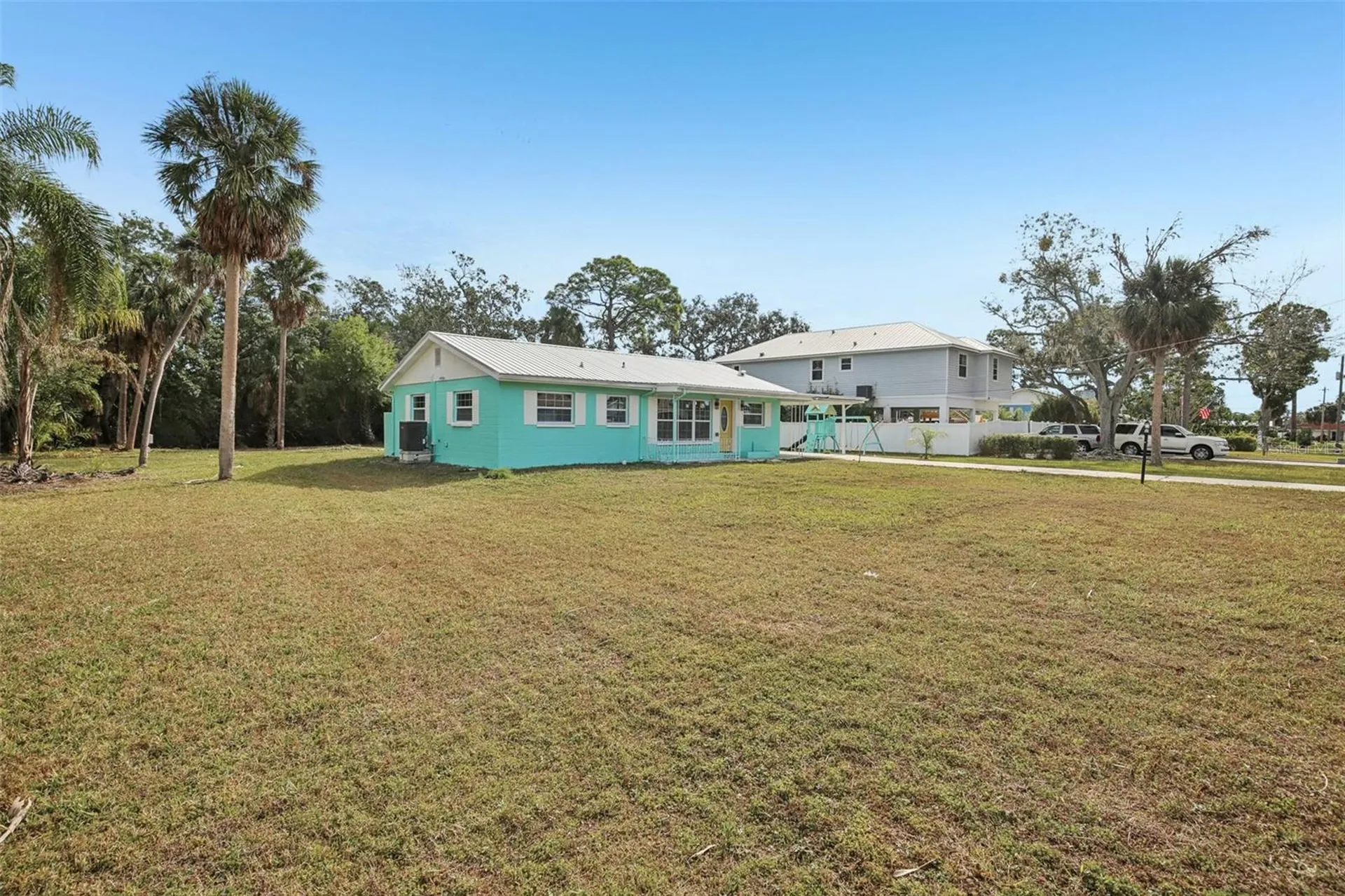 215 17th Street NW Ruskin FL 33570