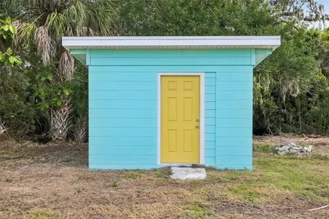 215 17th Street NW Ruskin FL 33570