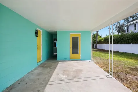 215 17th Street NW Ruskin FL 33570