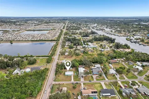 215 17th Street NW Ruskin FL 33570