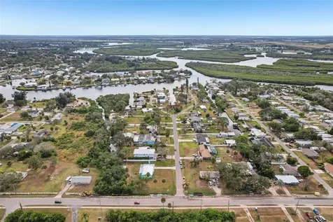 215 17th Street NW Ruskin FL 33570