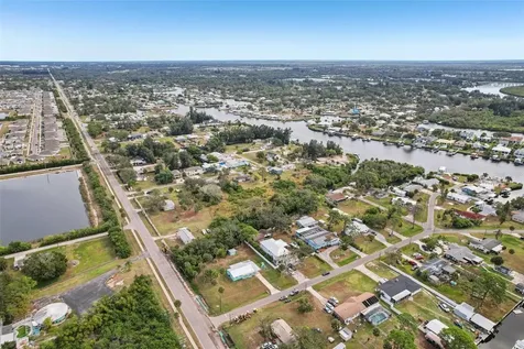 215 17th Street NW Ruskin FL 33570