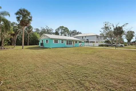 215 17th Street NW Ruskin FL 33570