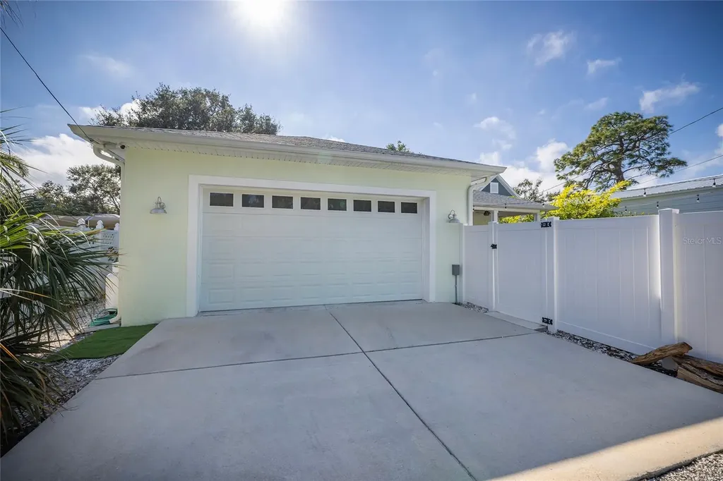 416 Indiana Avenue Crystal Beach FL 34681