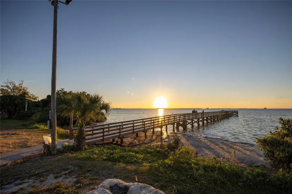 416 Indiana Avenue Crystal Beach FL 34681