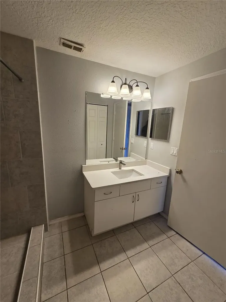 5572 Metrowest Boulevard Orlando FL 32811