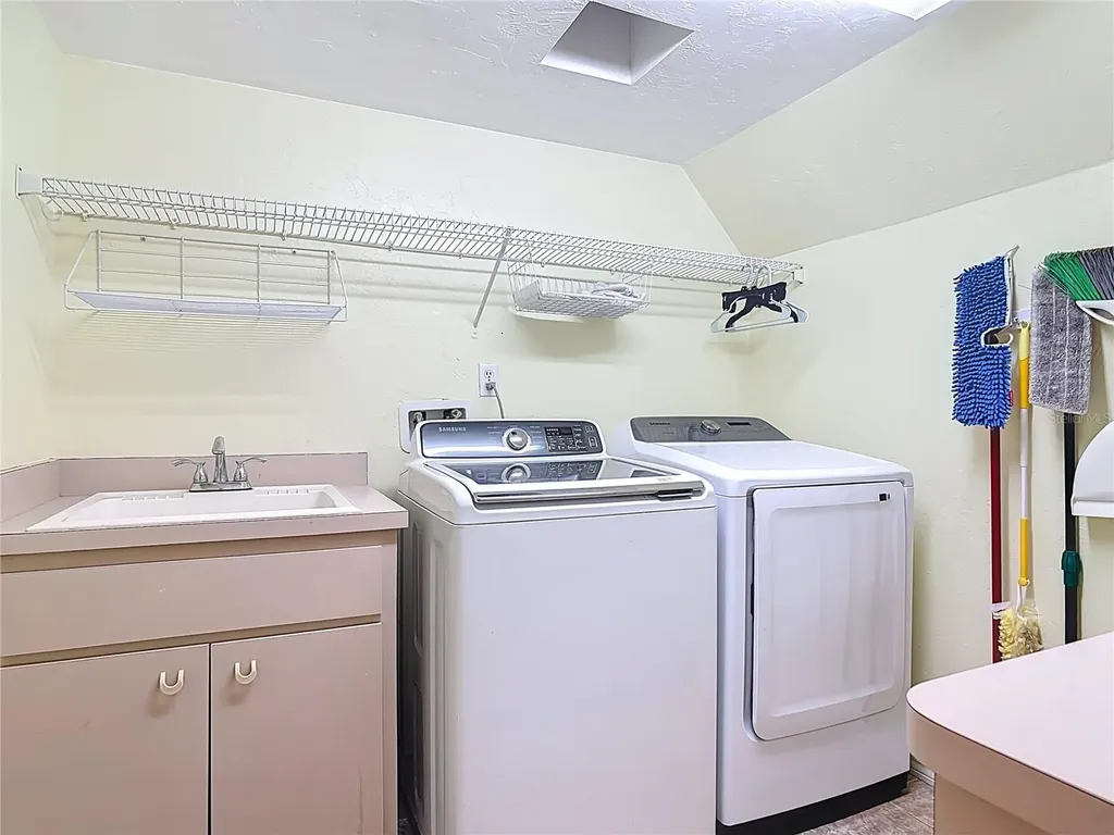 1807 Virginia Court Tavares FL 32778