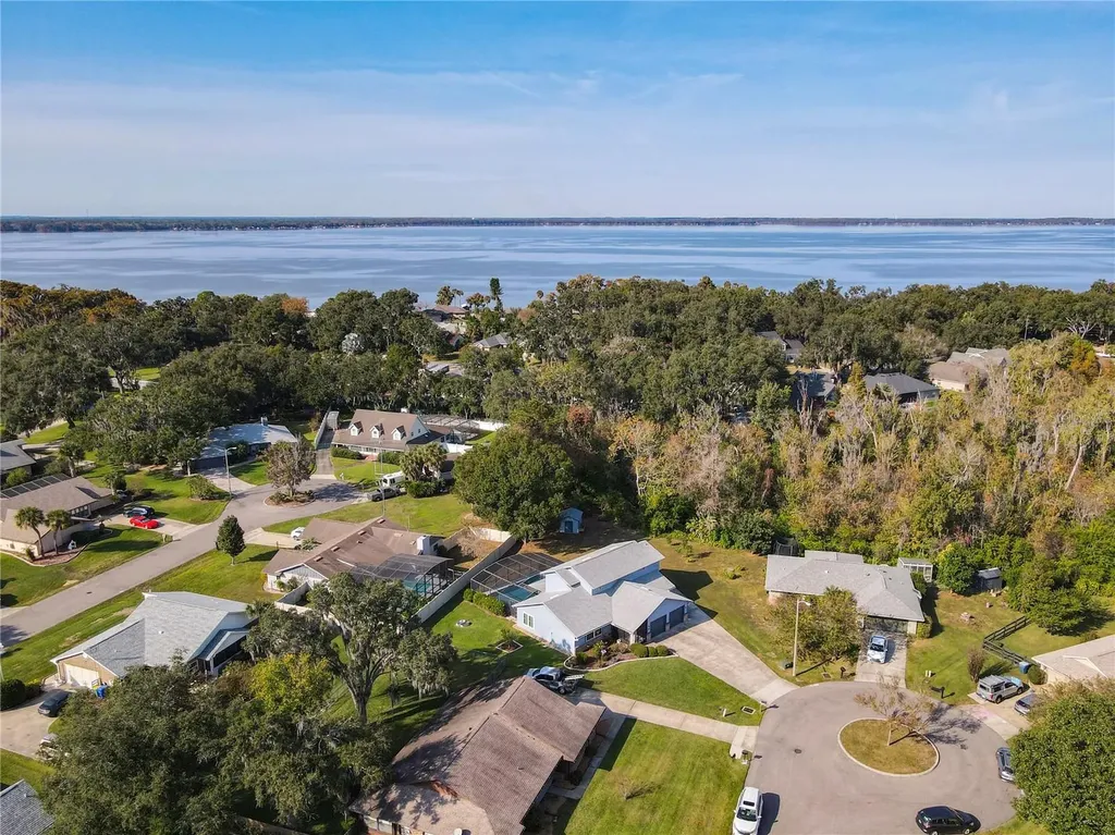 1807 Virginia Court Tavares FL 32778