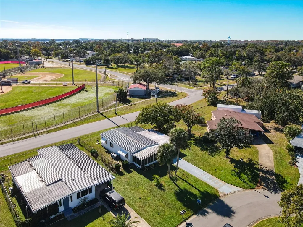 1043 Capella Drive Tavares FL 32778
