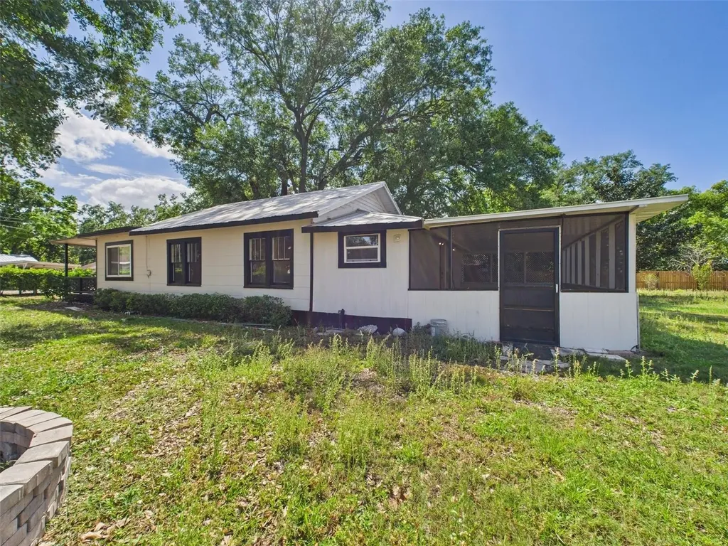 348 Gordon Avenue Lake Wales FL 33859