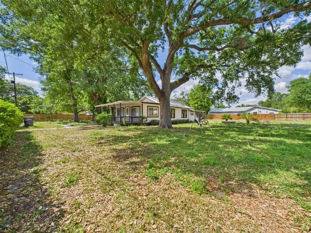 348 Gordon Avenue Lake Wales FL 33859