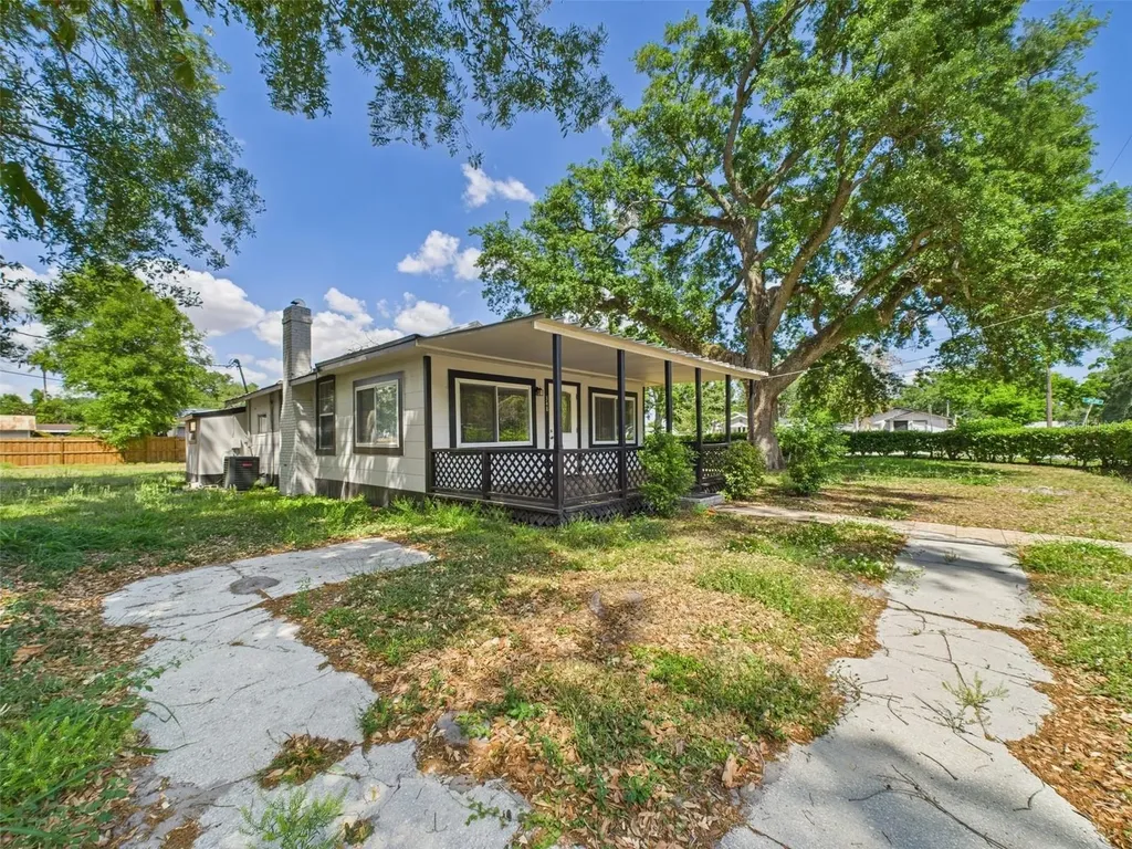 348 Gordon Avenue Lake Wales FL 33859