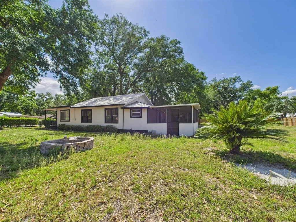 348 Gordon Avenue Lake Wales FL 33859