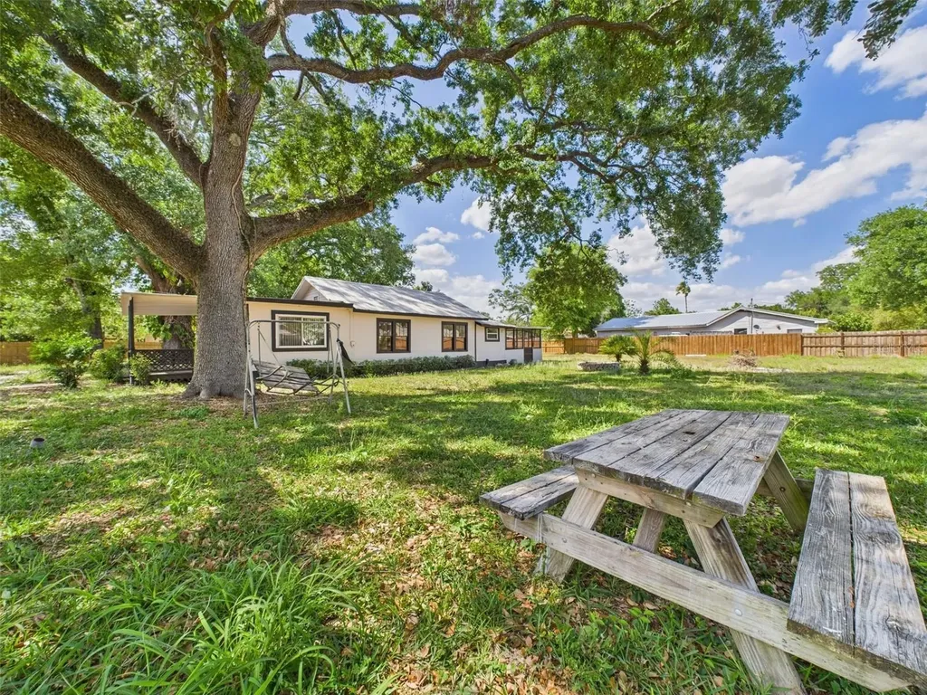 348 Gordon Avenue Lake Wales FL 33859