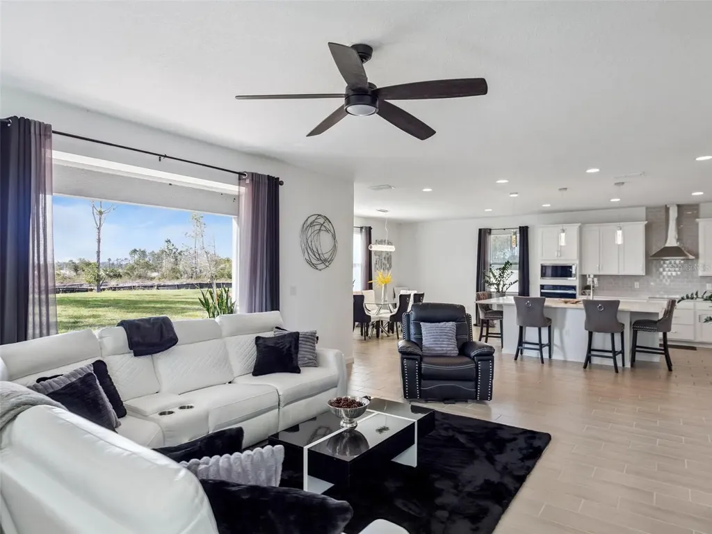 591 Via Bella Court Howey In The Hills FL 34737