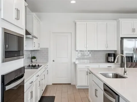 591 Via Bella Court Howey In The Hills FL 34737