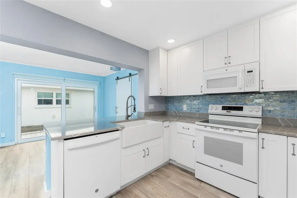 1977 Beach Road Englewood FL 34223