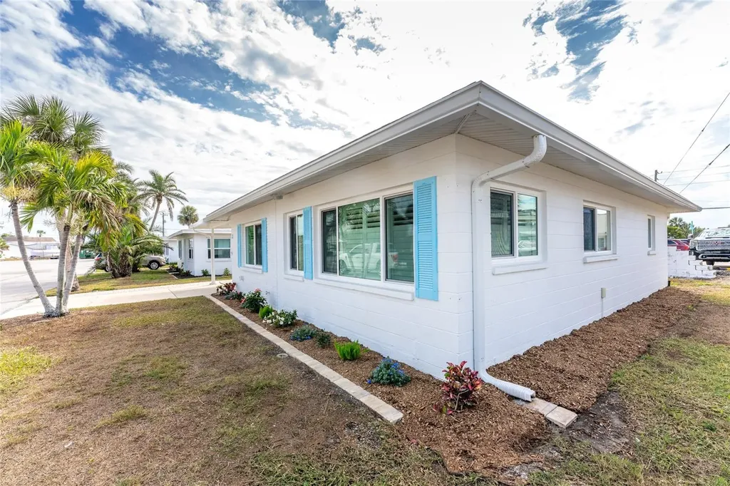 1977 Beach Road Englewood FL 34223