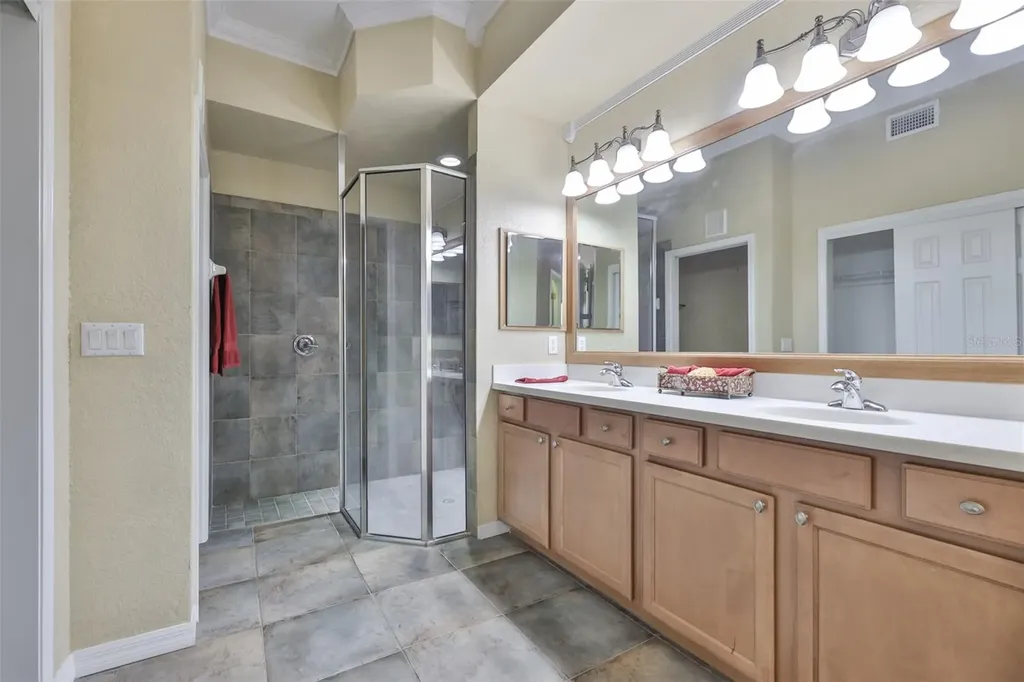 1324 Emerald Dunes Drive Sun City Center FL 33573