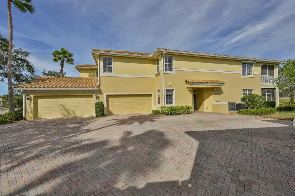 1324 Emerald Dunes Drive Sun City Center FL 33573