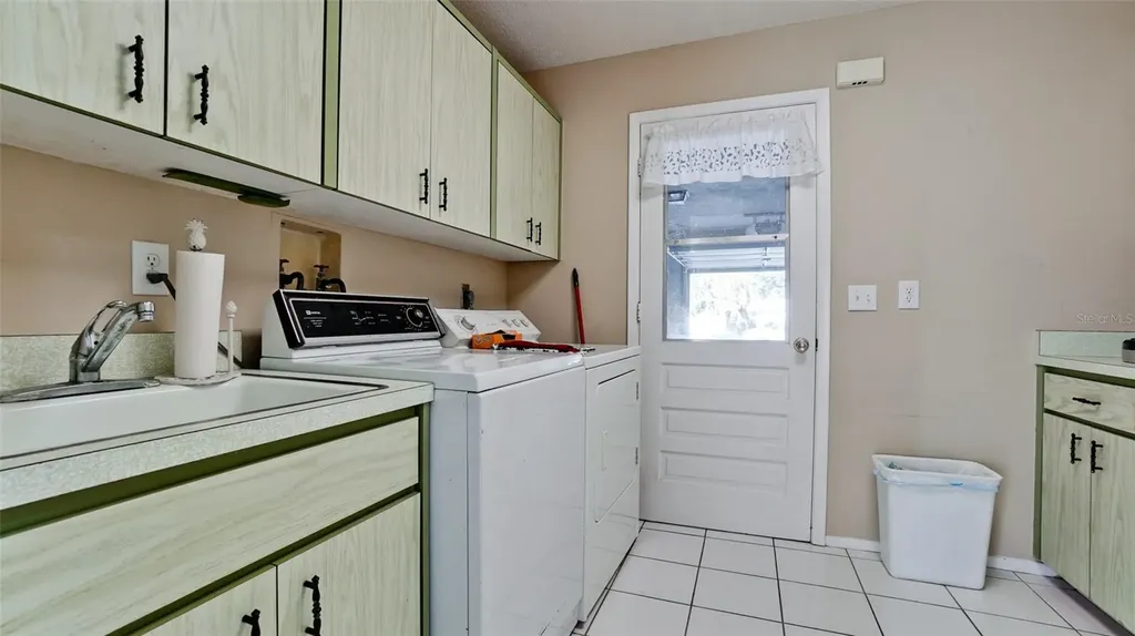 6809 9th Avenue W Bradenton FL 34209