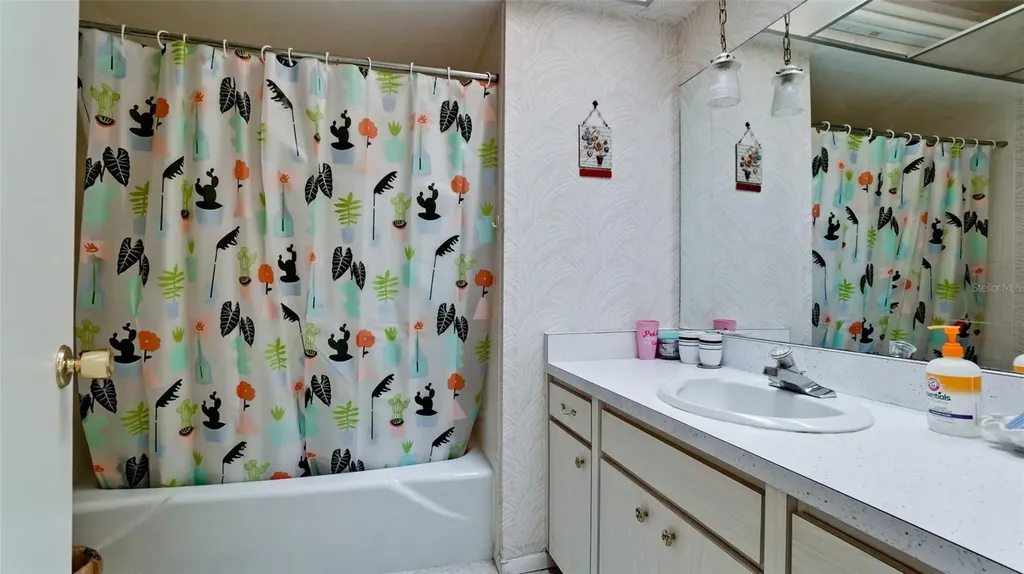 6809 9th Avenue W Bradenton FL 34209