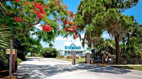 6809 9th Avenue W Bradenton FL 34209