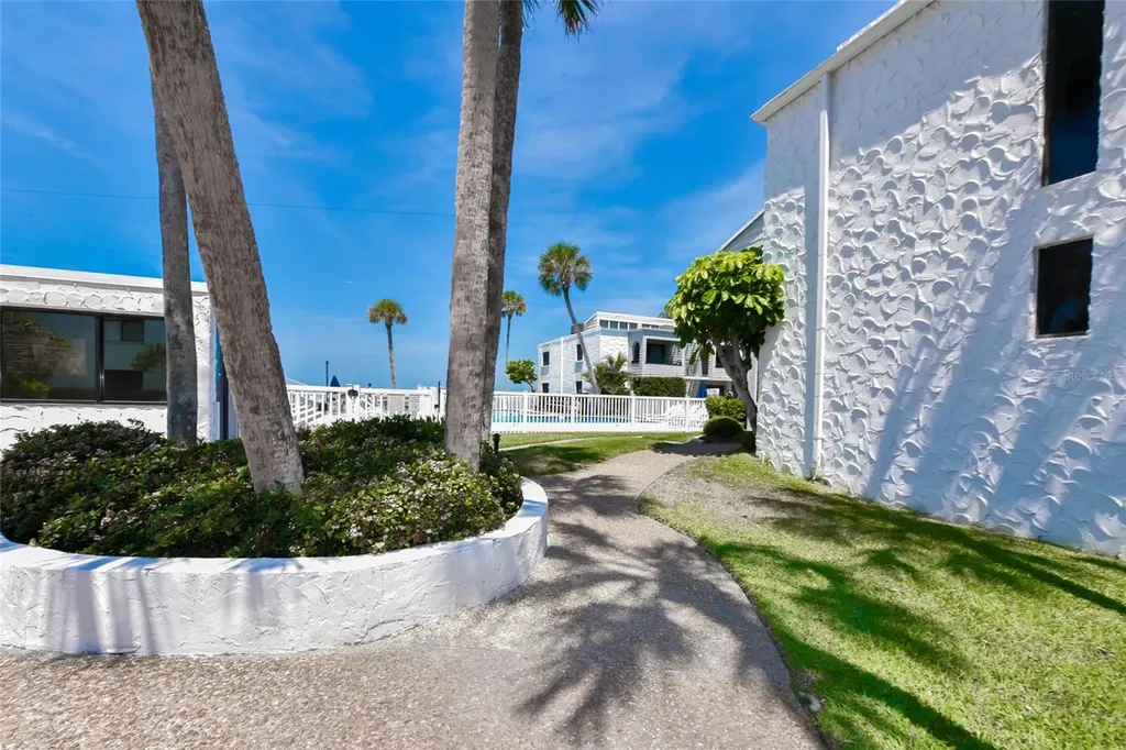 1555 Tarpon Center Drive Venice FL 34285