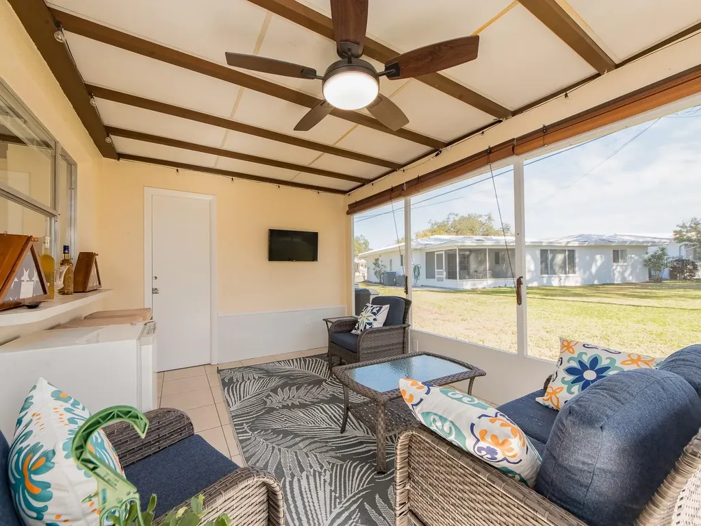 8657 143rd Street Seminole FL 33776