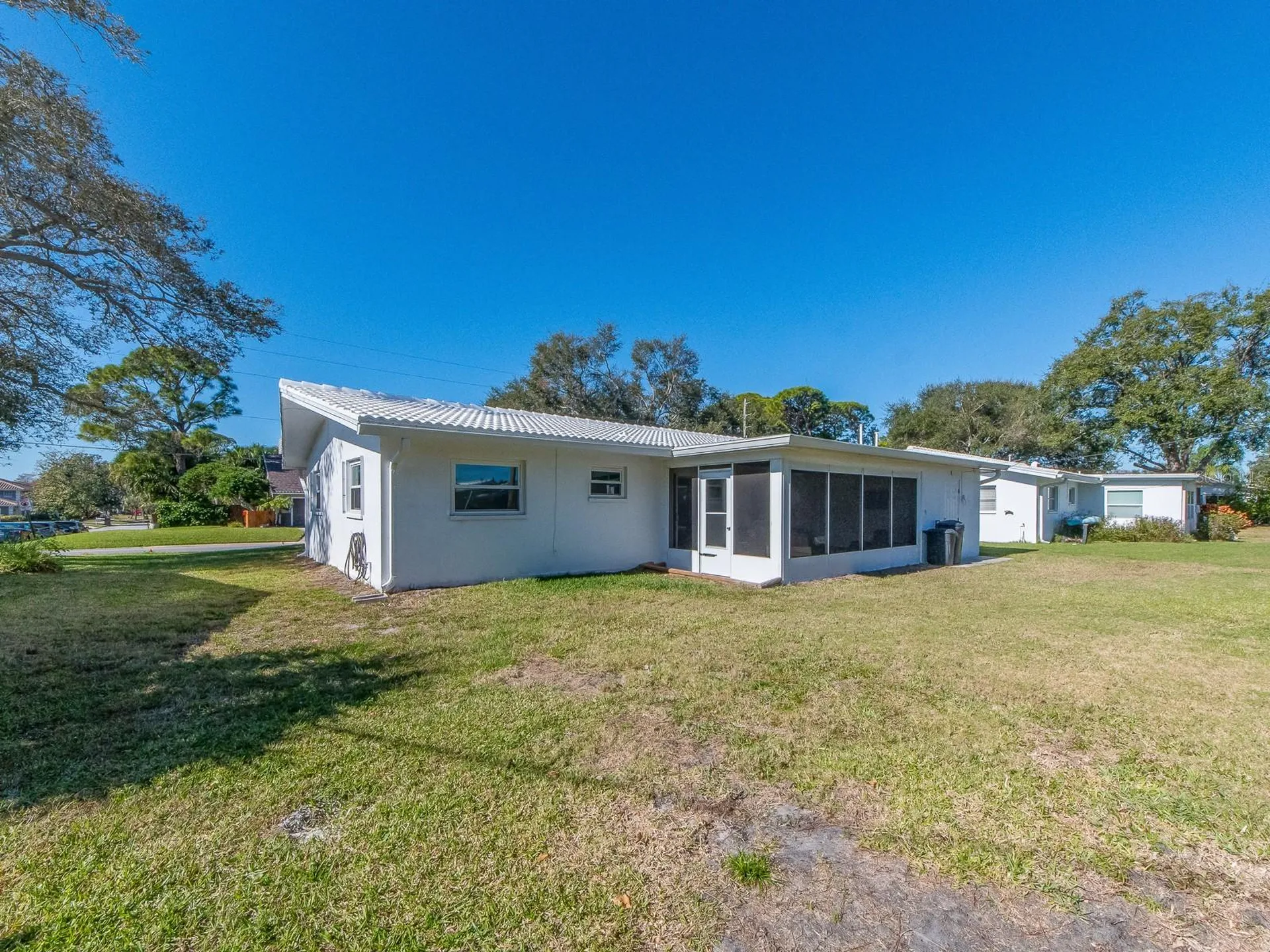 8657 143rd Street Seminole FL 33776