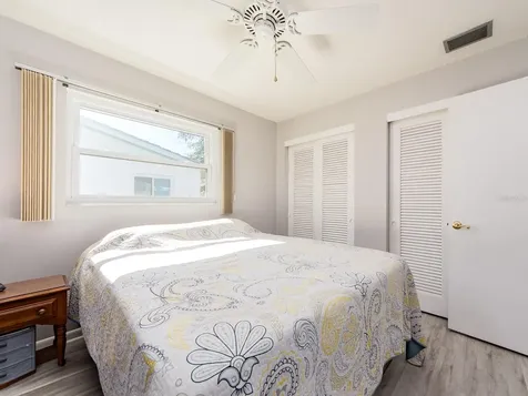 8657 143rd Street Seminole FL 33776