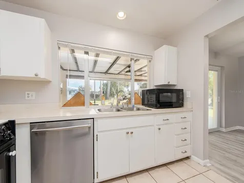 8657 143rd Street Seminole FL 33776