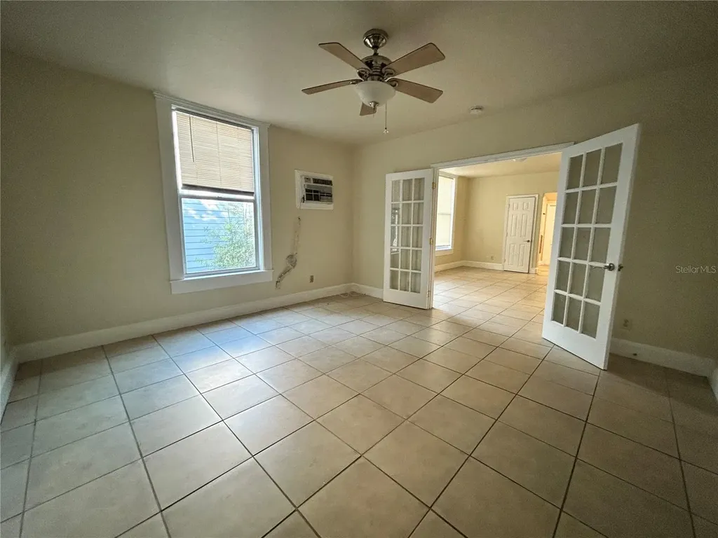 727 Dartmoor Street N St Petersburg FL 33701