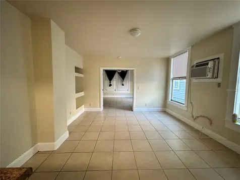 727 Dartmoor Street N St Petersburg FL 33701