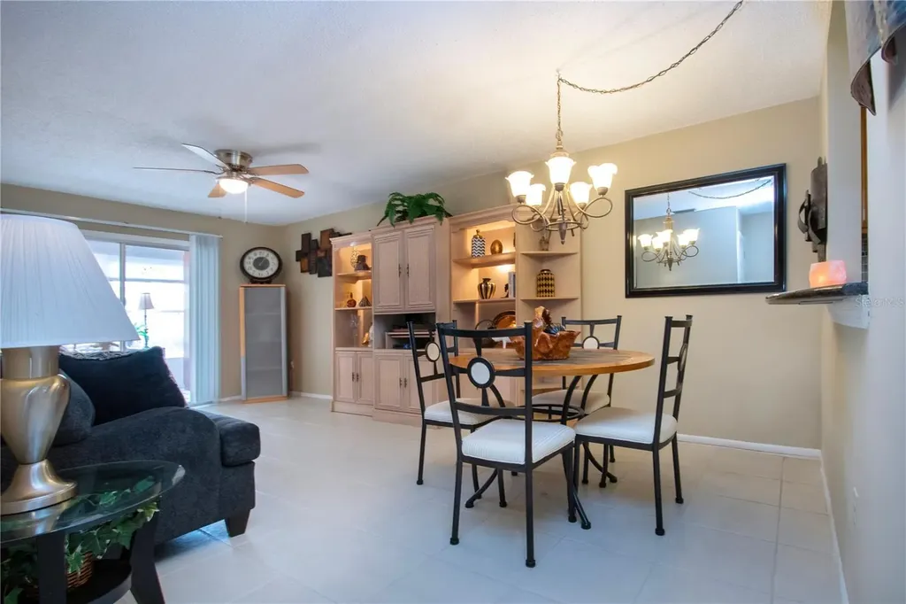 390 W 301 Boulevard W Bradenton FL 34205