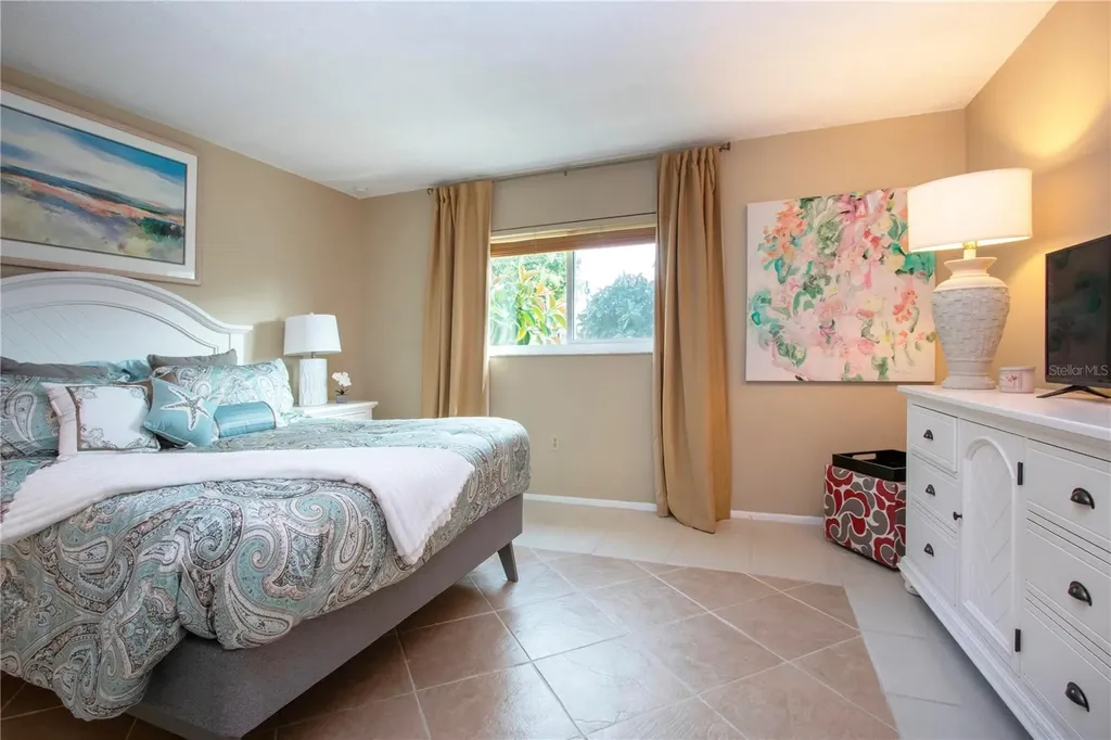 390 W 301 Boulevard W Bradenton FL 34205
