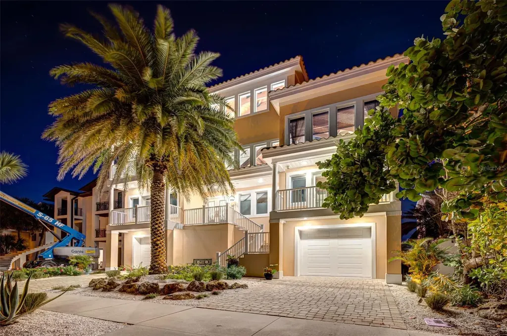 934 Eldorado Avenue Clearwater Beach FL 33767