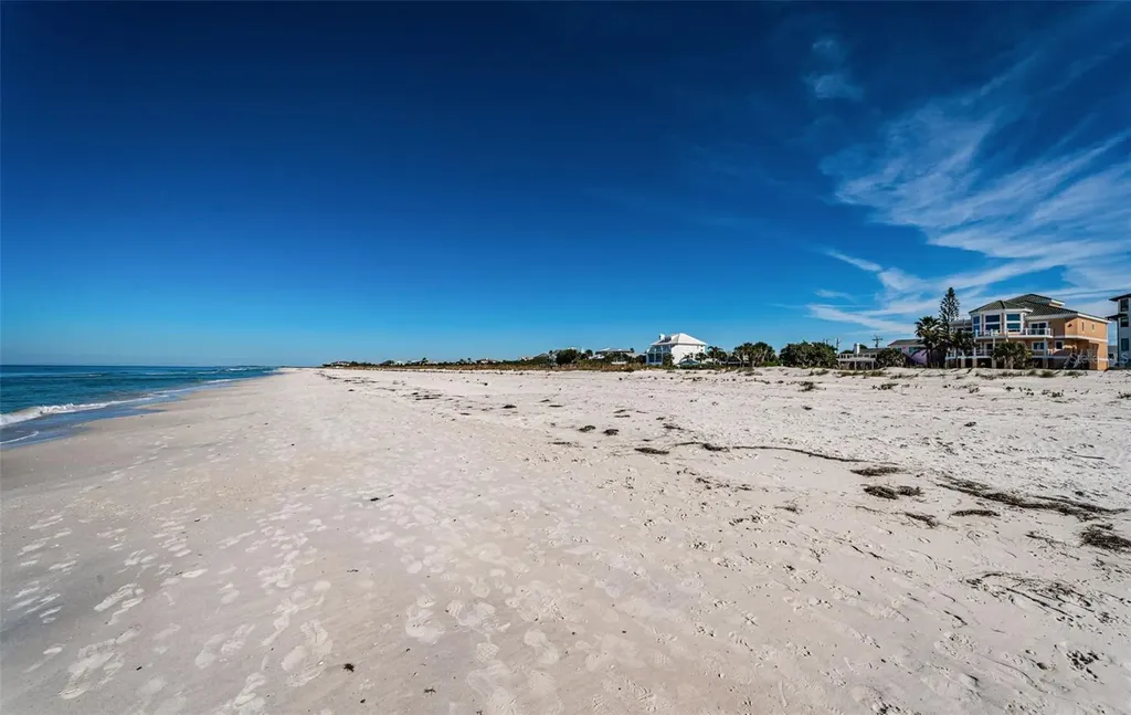 934 Eldorado Avenue Clearwater Beach FL 33767