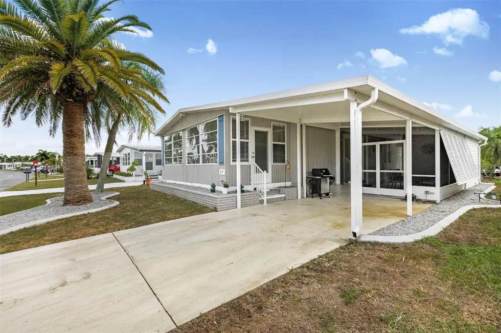 317 Estrada North Port FL 34287