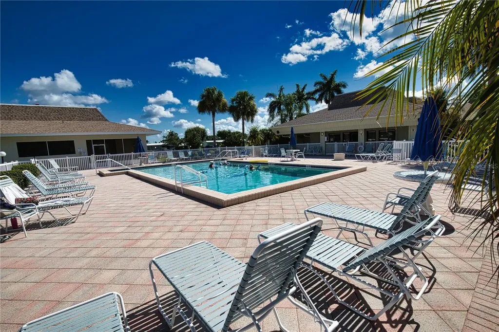 317 Estrada North Port FL 34287