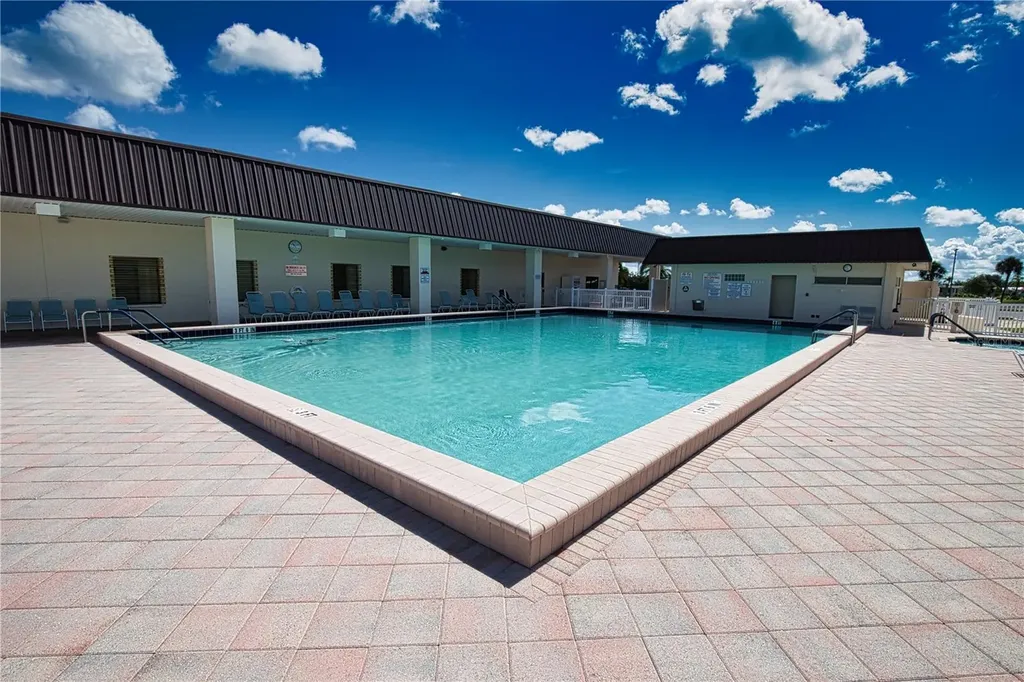 317 Estrada North Port FL 34287