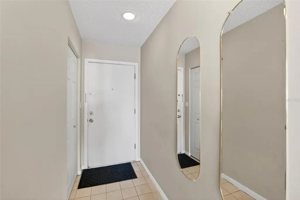 813 Bahia Del Sol Drive Ruskin FL 33570