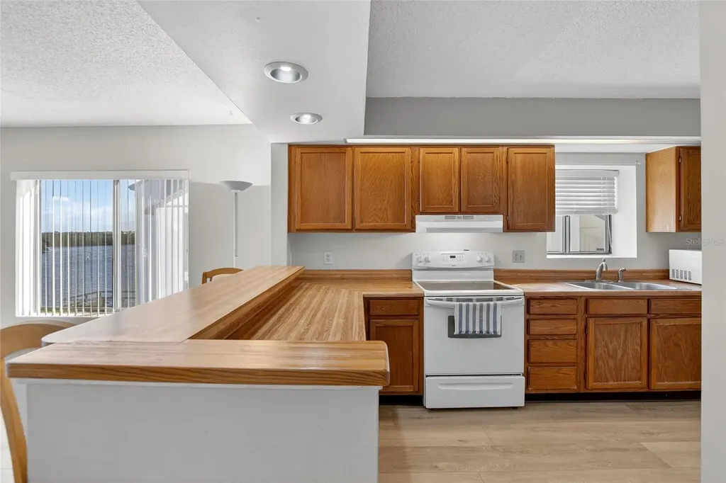 813 Bahia Del Sol Drive Ruskin FL 33570