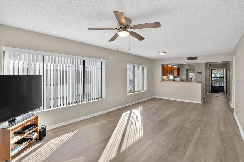 813 Bahia Del Sol Drive Ruskin FL 33570