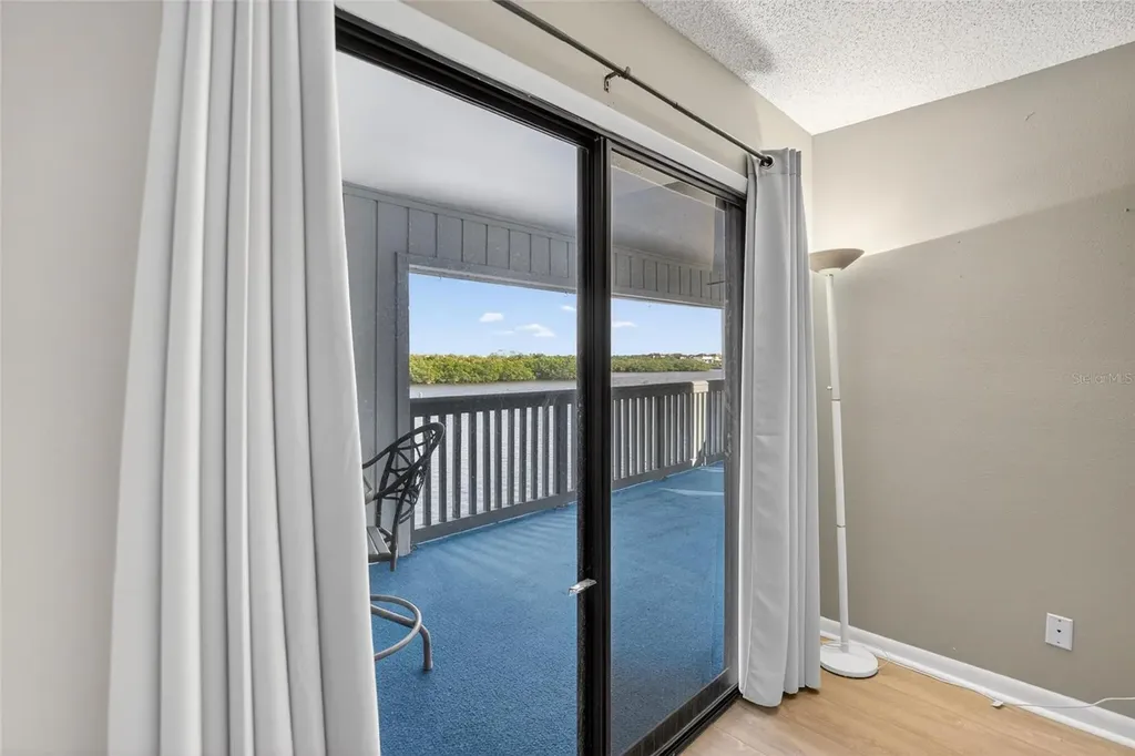 813 Bahia Del Sol Drive Ruskin FL 33570