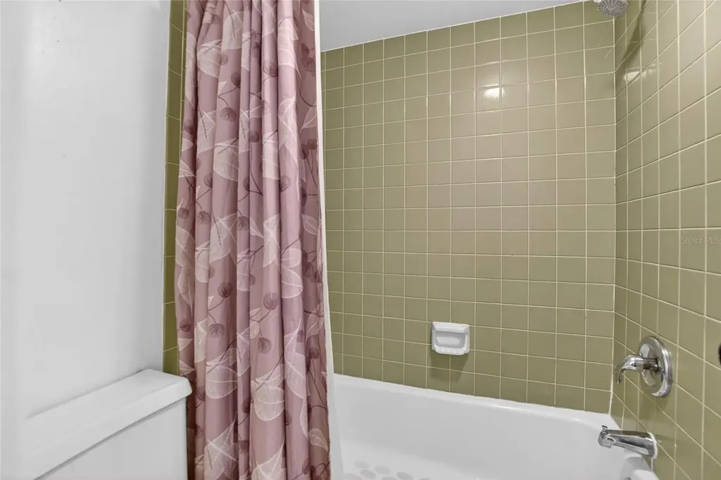 813 Bahia Del Sol Drive Ruskin FL 33570